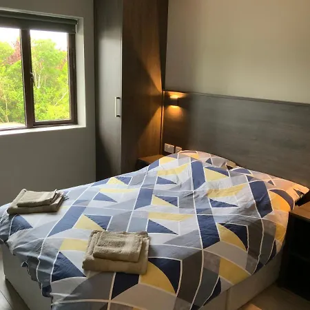 Small,smart,tidy 2 Bed Apartamento