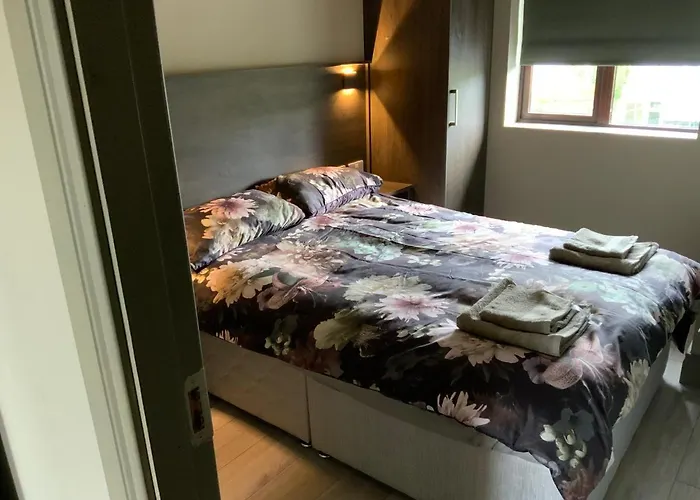 Small,smart,tidy 2 Bed * Galway